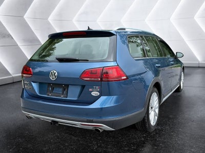 2017 Volkswagen Golf Alltrack Base