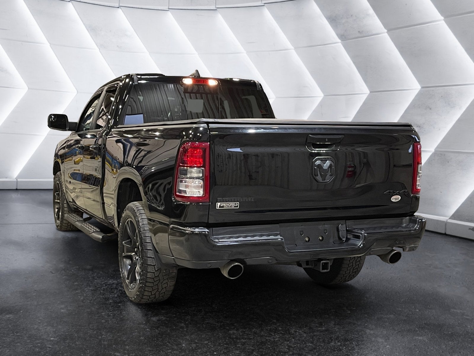 2022 RAM 1500 Big Horn Quad Cab 4x4 6'4" Box