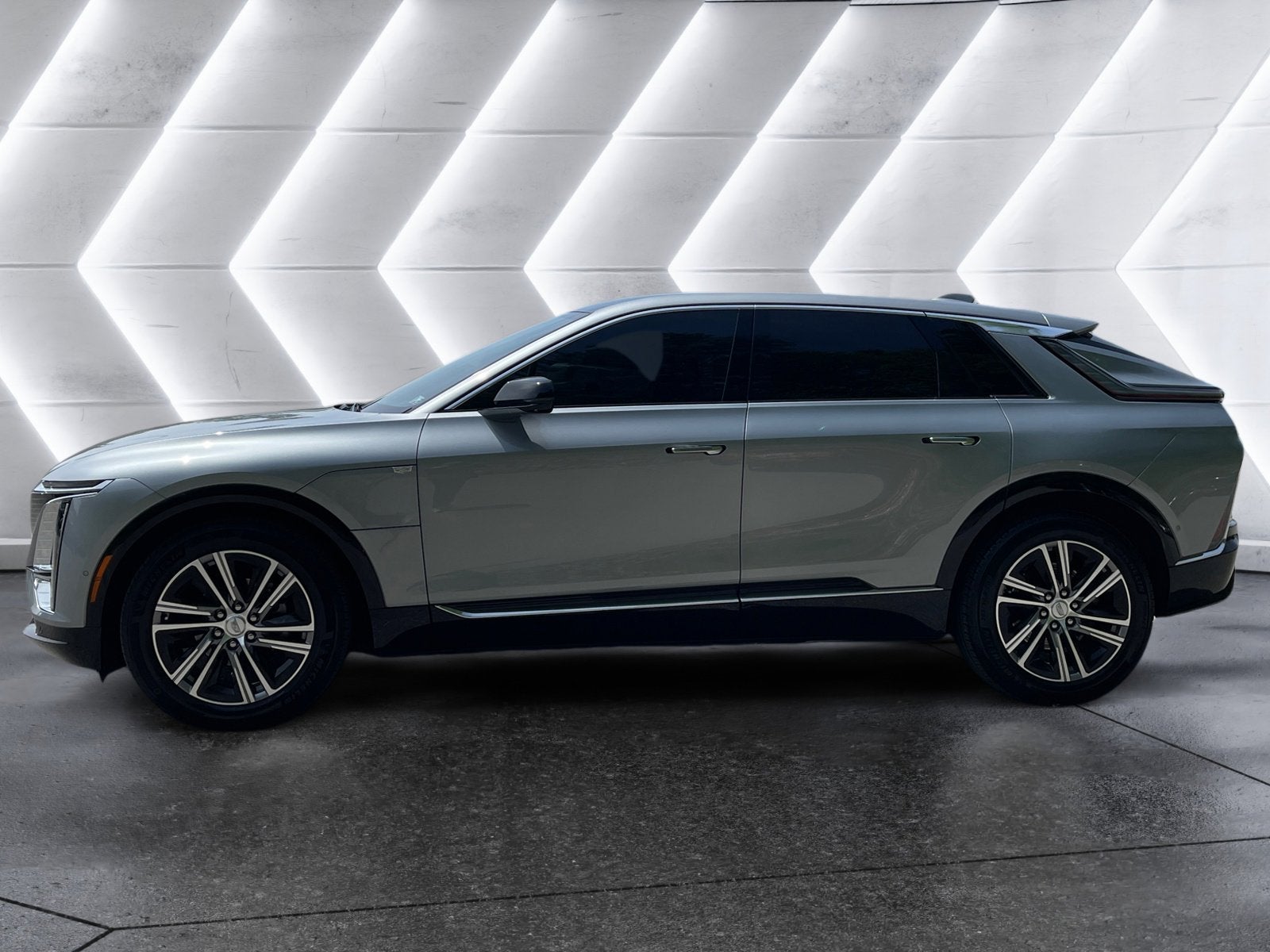 2024 Cadillac LYRIQ Luxury 1
