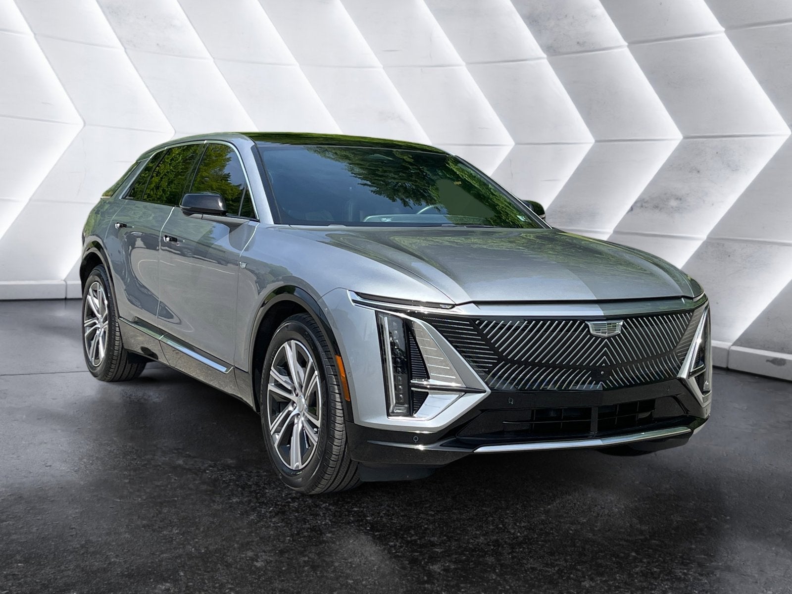 2024 Cadillac LYRIQ Luxury 1
