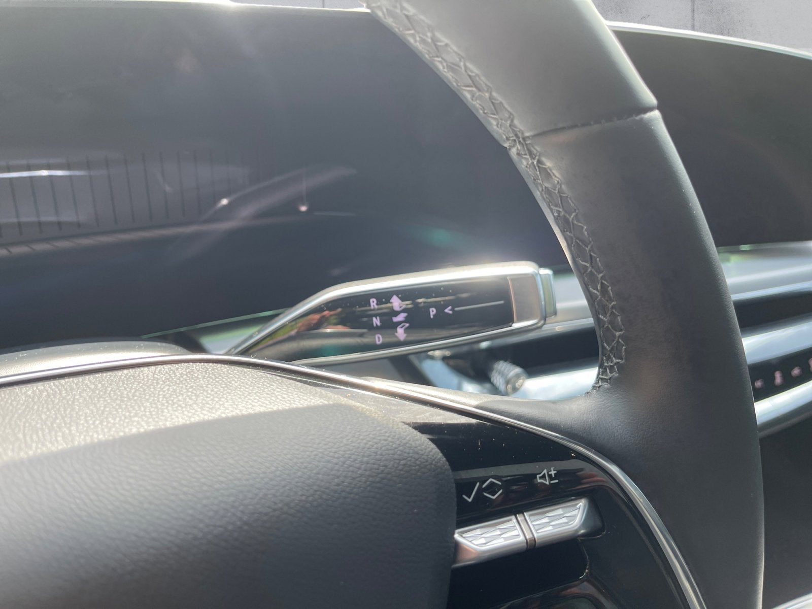 2024 Cadillac LYRIQ Luxury 1