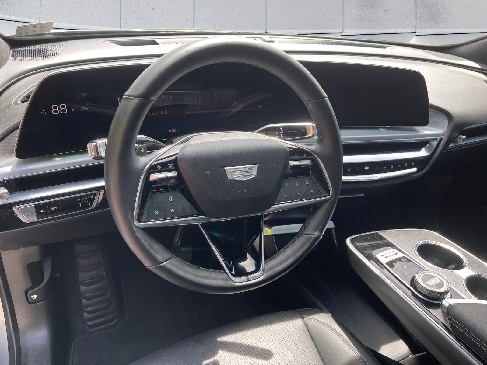 2024 Cadillac LYRIQ Luxury 1