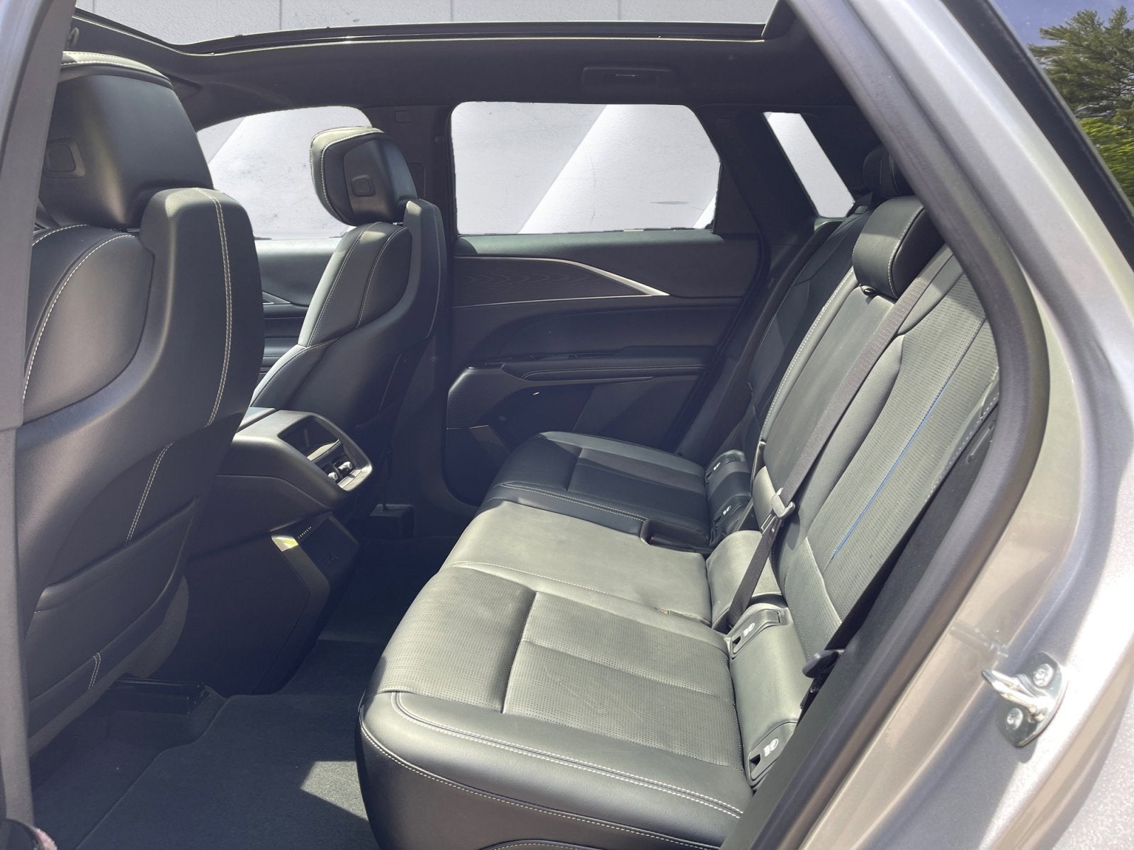 2024 Cadillac LYRIQ Luxury 1