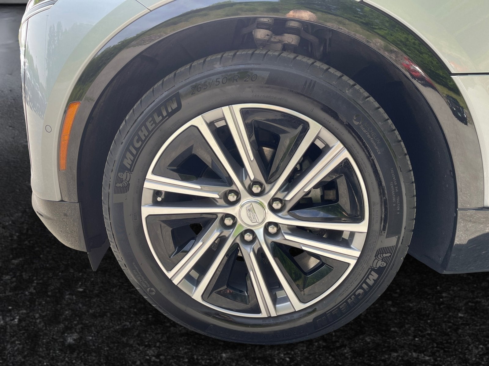 2024 Cadillac LYRIQ Luxury 1