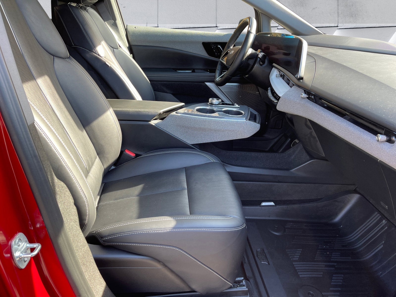 2025 Cadillac OPTIQ Sport 2 - Photo 33