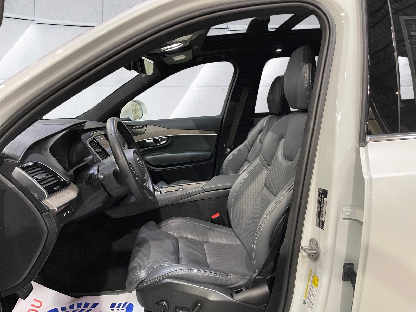 2024 Volvo XC90 Recharge Plug-In Hyb Ultimate Bright Theme