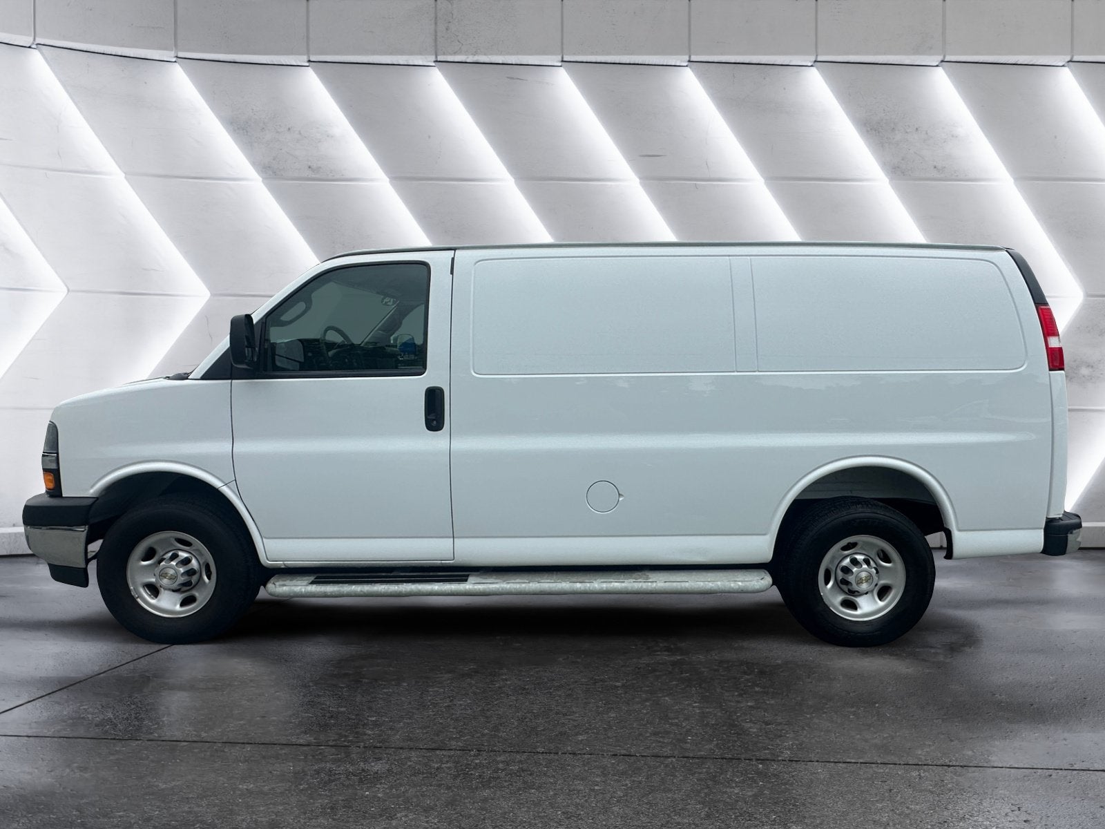 2024 Chevrolet Express Cargo 2500 WT