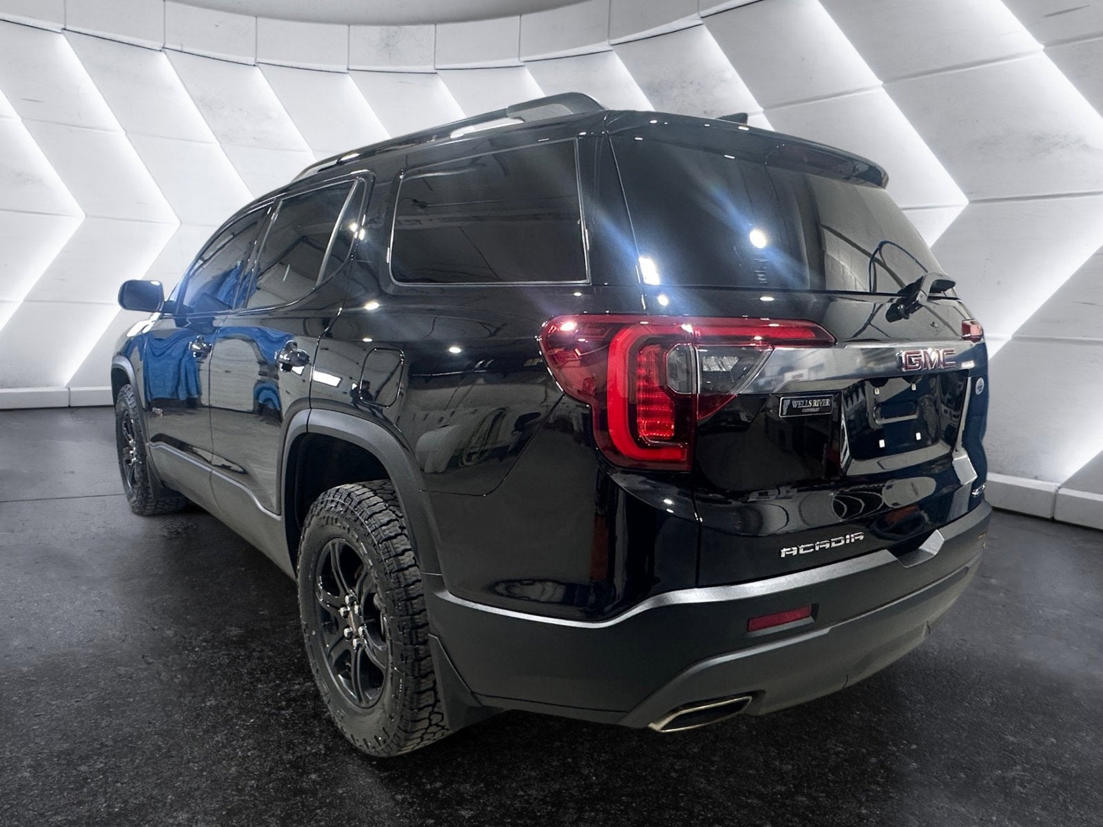 2023 GMC Acadia AT4