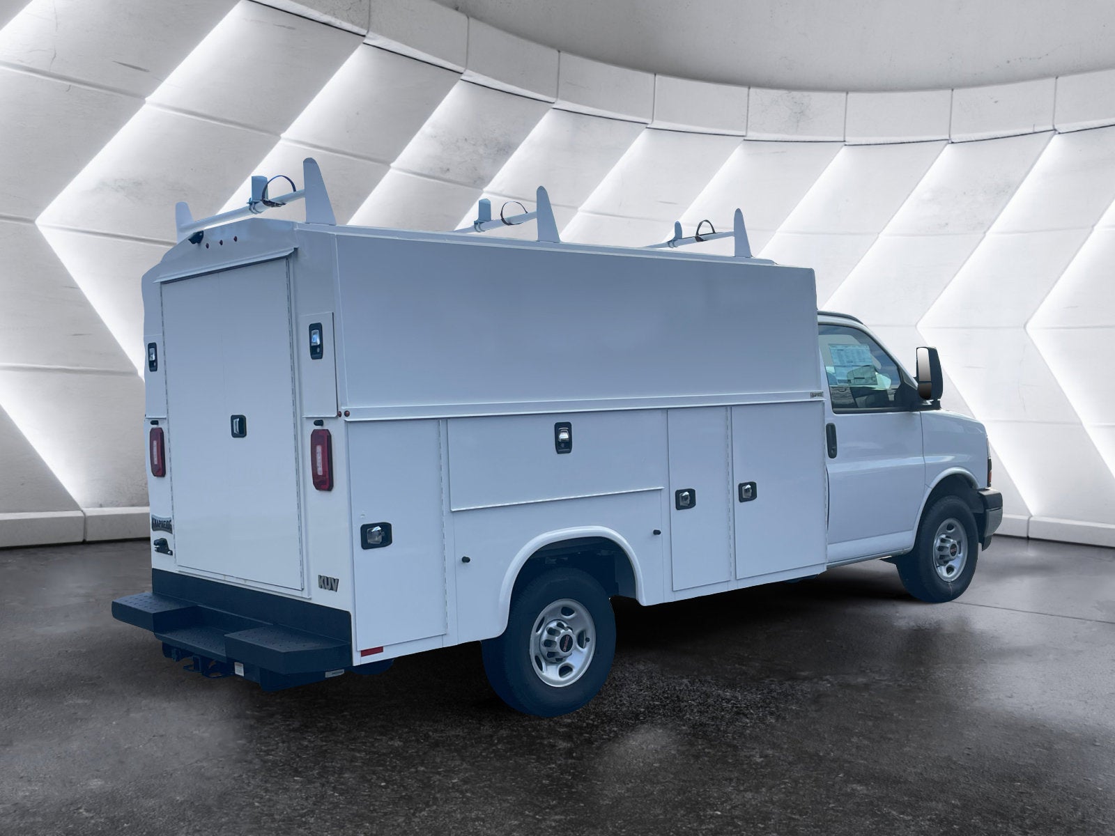 2025 GMC Savana Cutaway 3500 1WT