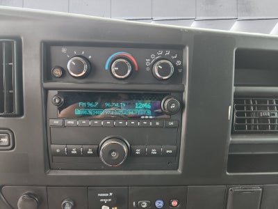 2025 Chevrolet Express Cargo WT