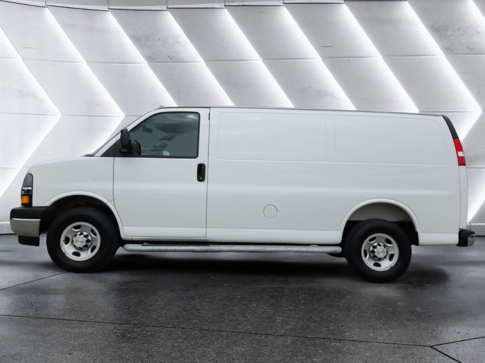2025 Chevrolet Express Cargo WT