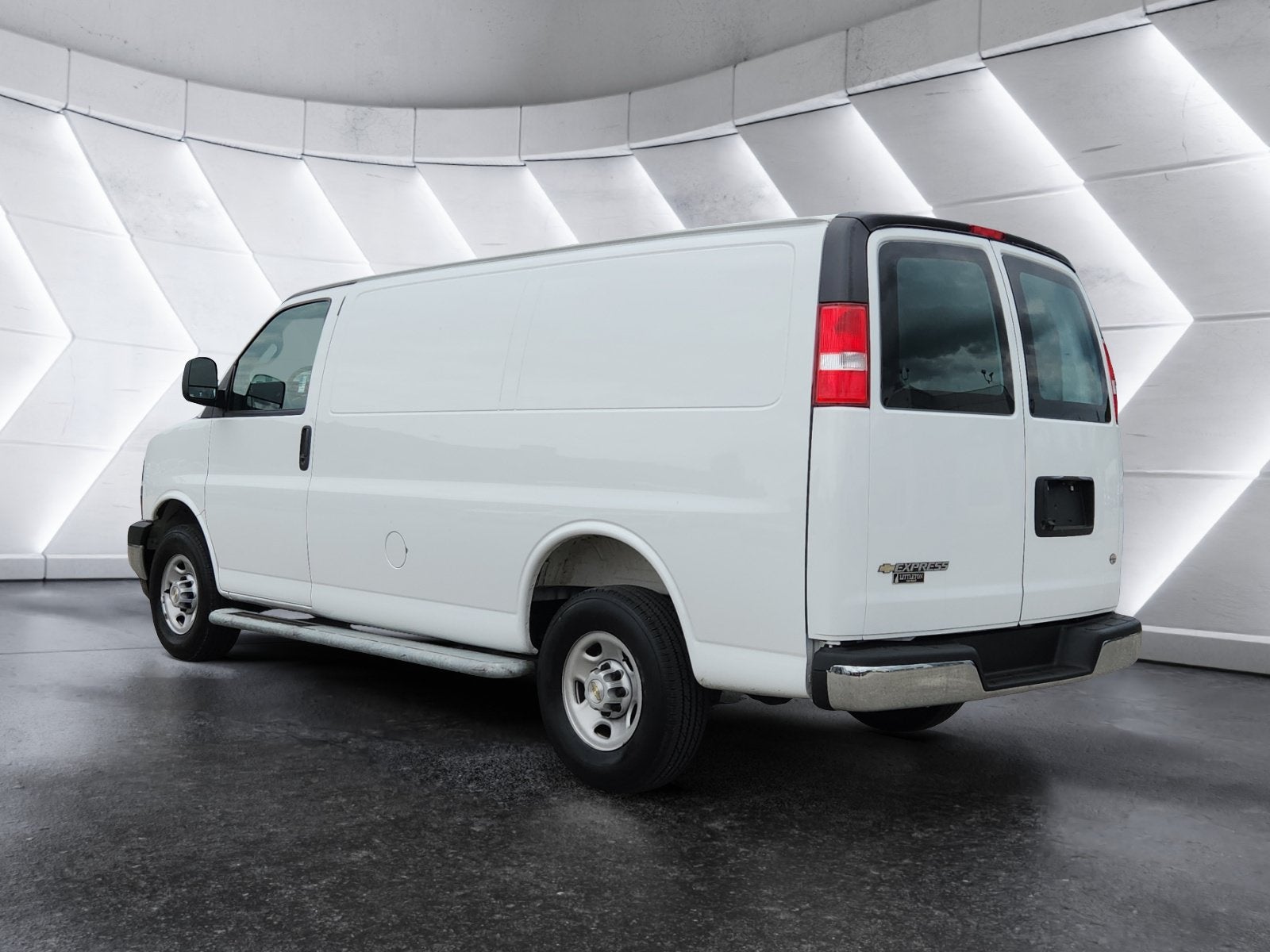2025 Chevrolet Express Cargo WT