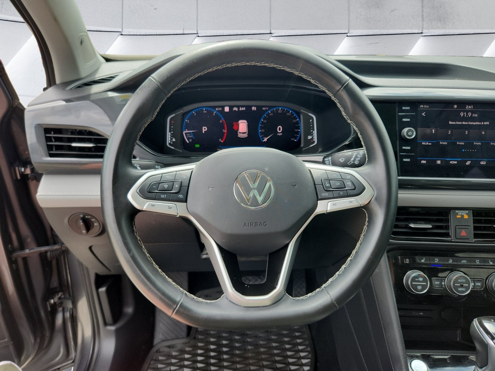 2024 Volkswagen Taos SEL