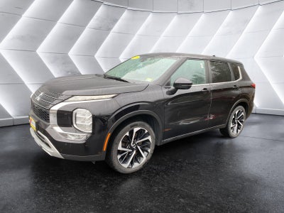 2022 Mitsubishi Outlander Base