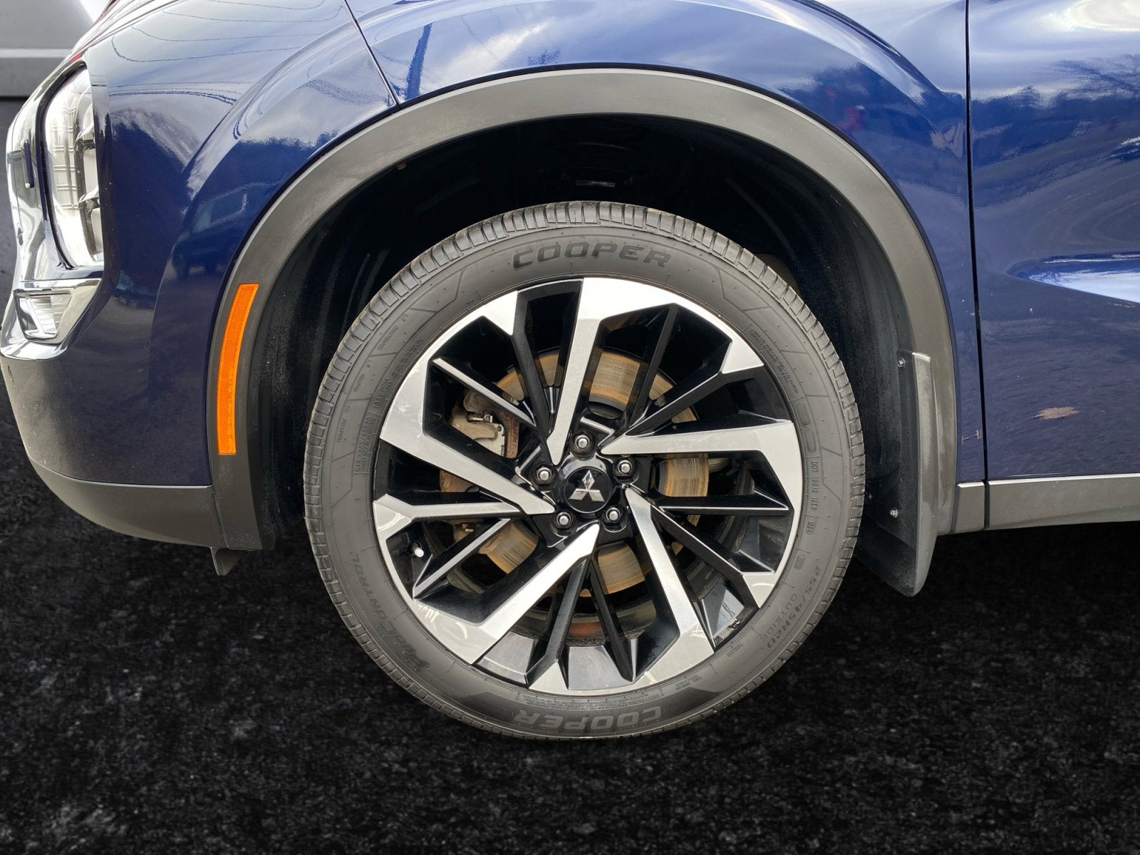 2022 Mitsubishi Outlander Base