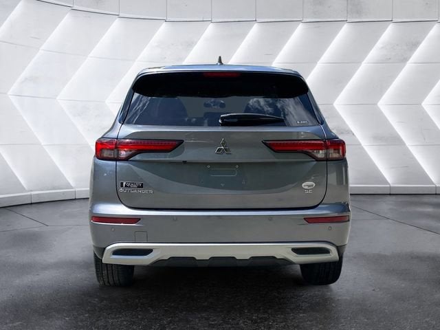 2022 Mitsubishi Outlander Base