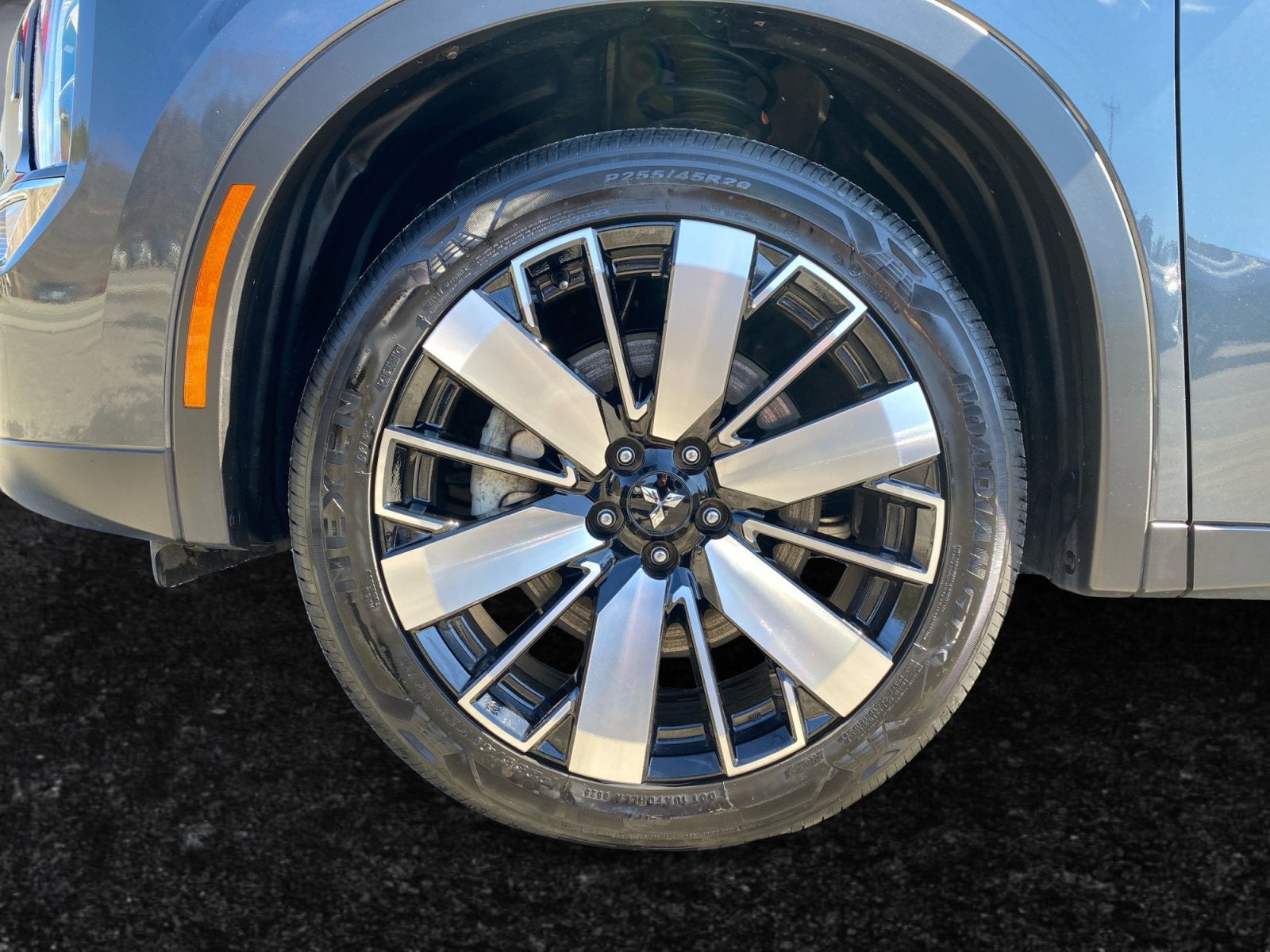 2025 Mitsubishi Outlander Base