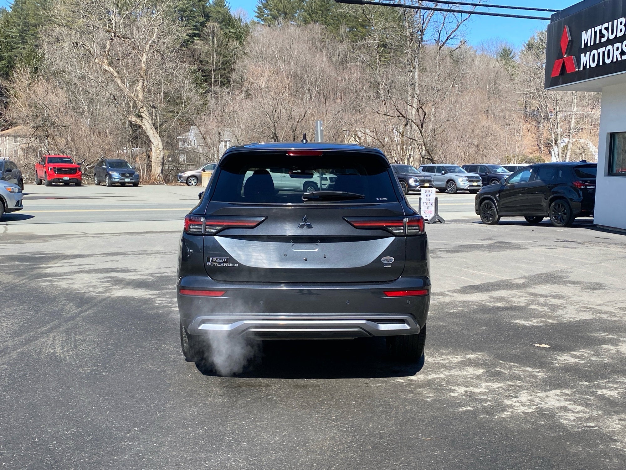 2025 Mitsubishi Outlander Base