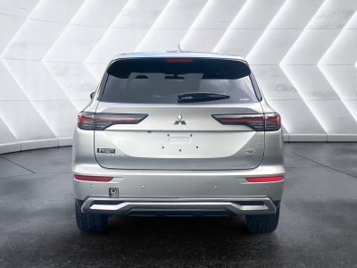 2025 Mitsubishi Outlander Base