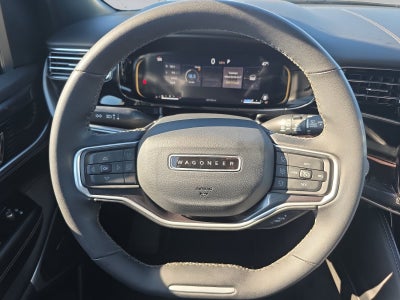 2023 Jeep Wagoneer Base
