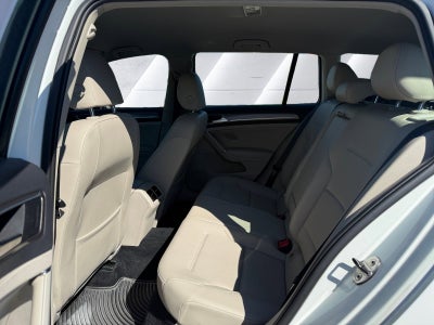 2017 Volkswagen Golf Alltrack Base