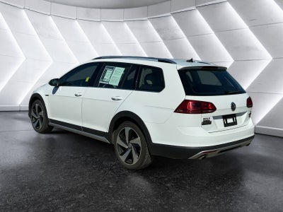 2017 Volkswagen Golf Alltrack Base