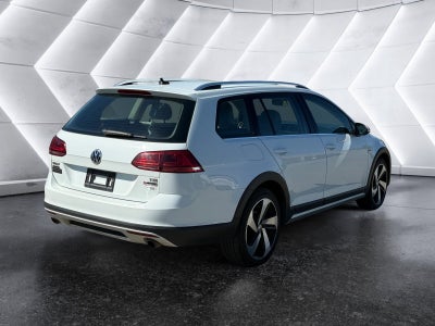 2017 Volkswagen Golf Alltrack Base