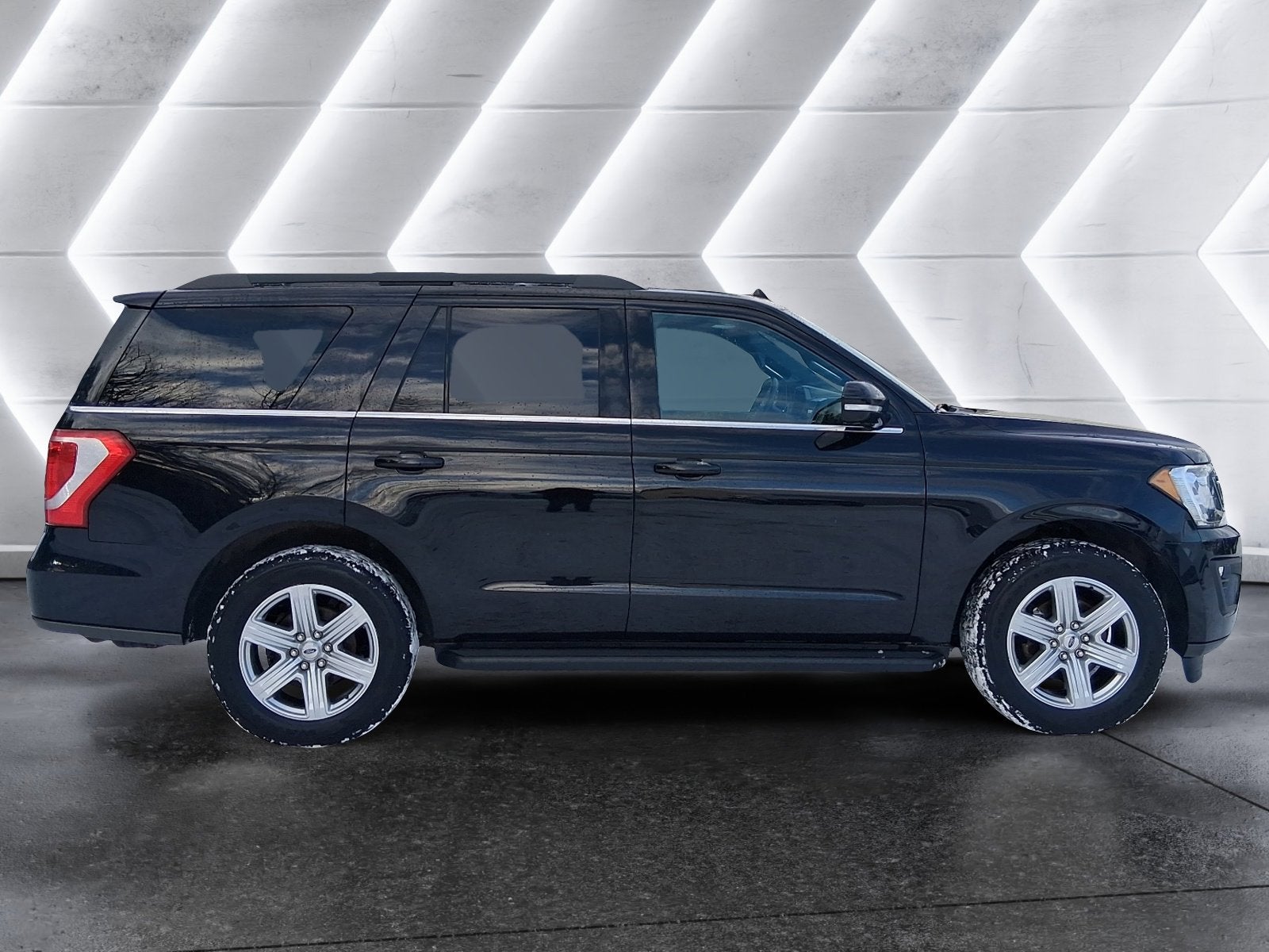 2020 Ford Expedition XLT 7 PASSENGER